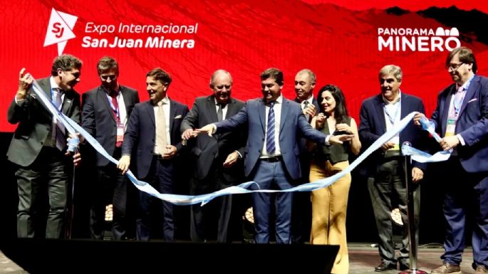 Orrego tocó la campana del mercado bursátil de Toronto, que quiere financiar a la minería