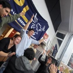 Universitarios militantes de Milei celebraron un resultado de las elecciones en la UNCuyo