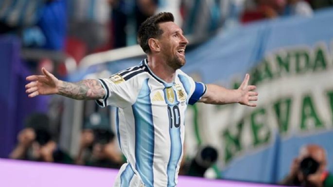 Con tres golazos de Messi, Argentina debutó y le ganó a Argelia
