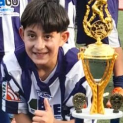 Un adolescente murió tras recibir un pelotazo en el pecho 