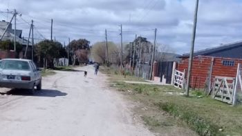 Atacaron un móvil policial en el Barrio Santa Teresita