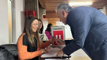 La UNCuyo elige rector y Alfredo Cornejo fue a votar a primera hora