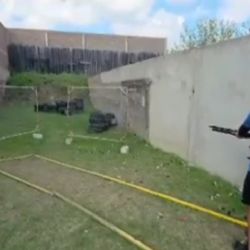 Un menor se grabó practicando tiro en un polígono: allanaron su casa y encontraron 25 armas 