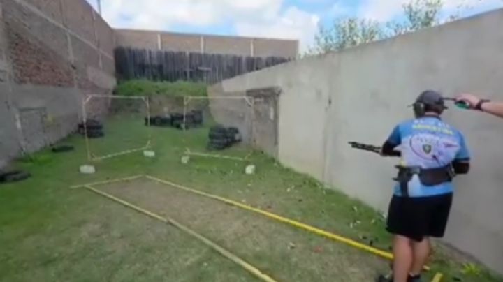 Un menor se grabó practicando tiro en un polígono: allanaron su casa y encontraron 25 armas 