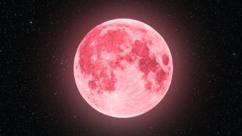 Luna de Fresa: qué significa y cómo afecta a las personas 