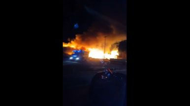 Foto iliustrativa de  Imágenes impactantes: se incendio un conocido café en Uspallata