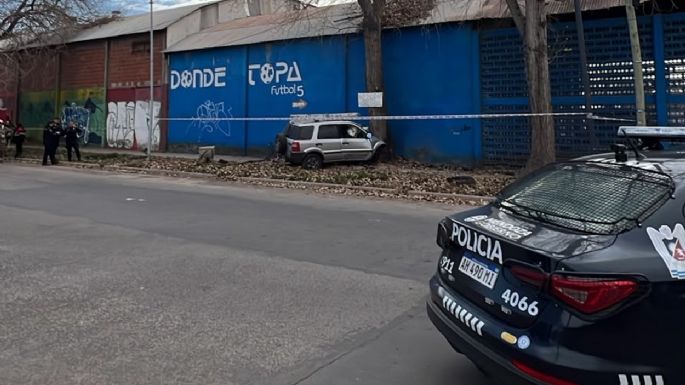 Un hombre murió al chocar contra un árbol en Las Heras