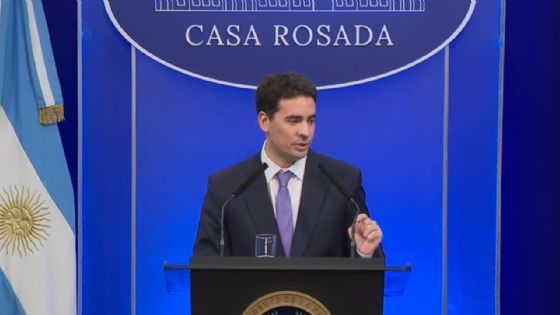El Gobierno Nacional admitió que el dólar podría llegar a $ 1.800 