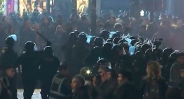 Incidentes en el banderazo por el Indio en el Obelisco: 17 detenidos y tres heridos leves
