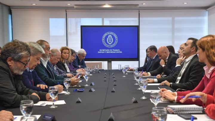 Reforma laboral: el Gobierno busca renegociar más de 100 convenios colectivos 