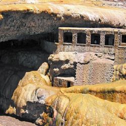 Se incendiaron locales en Puente Inca