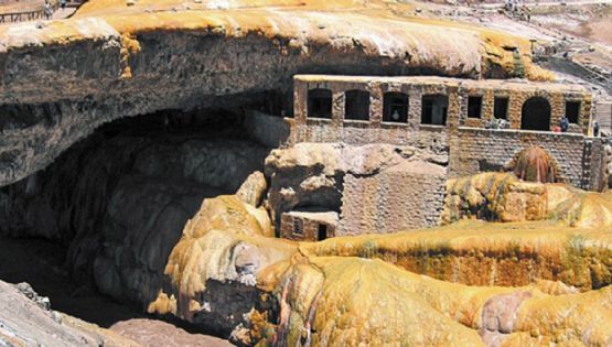 Se incendiaron locales en Puente Inca