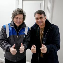 Milei viajará en julio a Brasil para apoyar a Flavio Bolsonaro