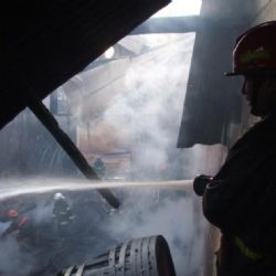 Un niño quedó en terapia intensiva tras un presunto incendio intencional en Las Heras 