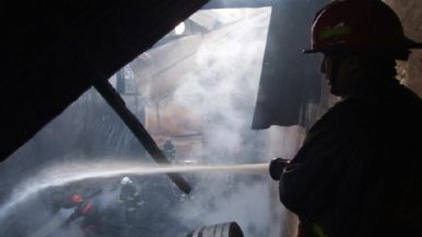 Foto iliustrativa de  Un niño quedó en terapia intensiva tras un presunto incendio intencional en Las Heras 