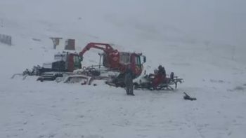 Nevadas en Alta Montaña: evacuaron a tres personas en Las Cuevas y retirarán a turistas 