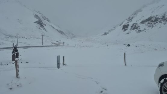 Persisten las nevadas en Alta Montaña y el Paso a Chile seguirá cerrado hasta nuevo aviso 