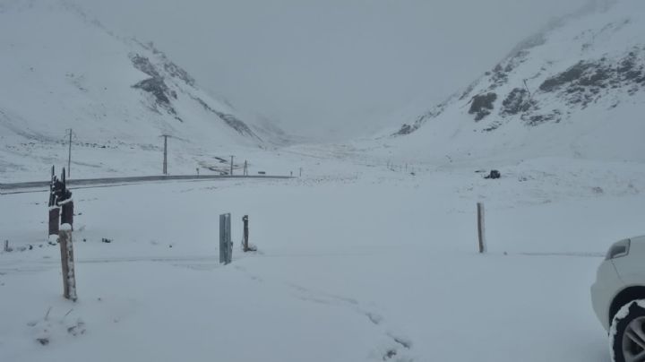 Persisten las nevadas en Alta Montaña y el Paso a Chile seguirá cerrado hasta nuevo aviso 