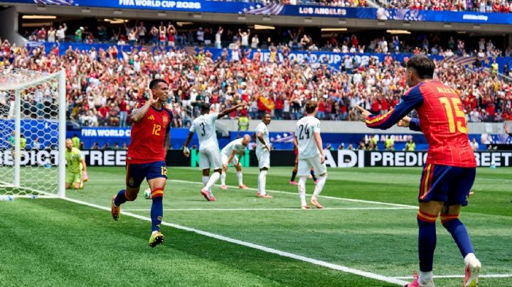 España goleó a Austria y se metió en octavos de final 