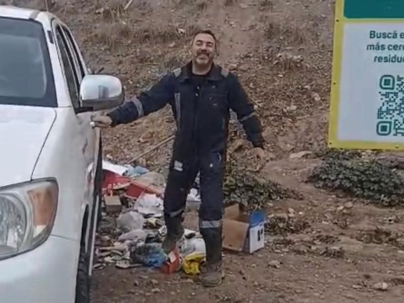 Lo encontraron tirando basura en Luján y deberá pagar $1 millón