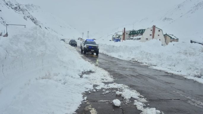 El reclamo de operadores de alta montaña al Emetur en medio de una nevada histórica