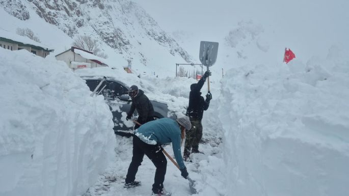 El reclamo de operadores de alta montaña al Emetur en medio de una nevada histórica