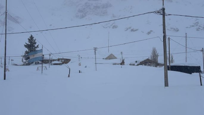 El reclamo de operadores de alta montaña al Emetur en medio de una nevada histórica
