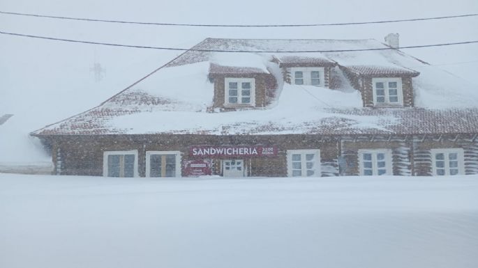 El reclamo de operadores de alta montaña al Emetur en medio de una nevada histórica