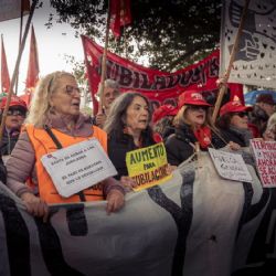 La CGT y las dos CTA marcharon junto a los jubilados 