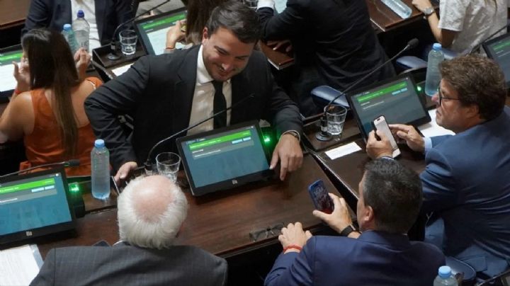 El Gobierno estaría evaluando cobrar salud pública y educación a extranjeros 