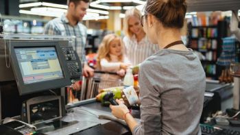 Las cámaras de comercio acordaron una suba del 5,7% en tres tramos