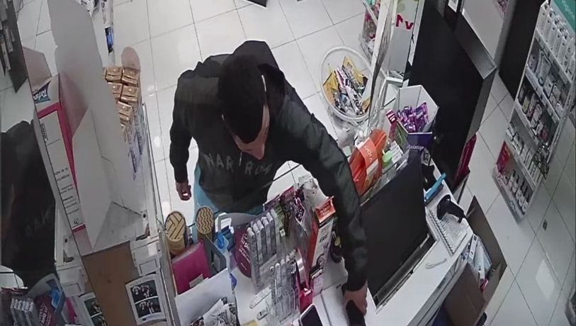 Video: robó dos veces en la misma farmacia en menos quince minutos y quedó