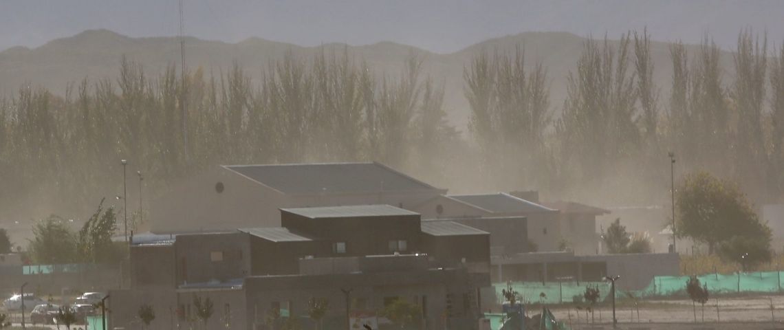 Suspendieron las clases en dos departamentos por el viento Zonda 