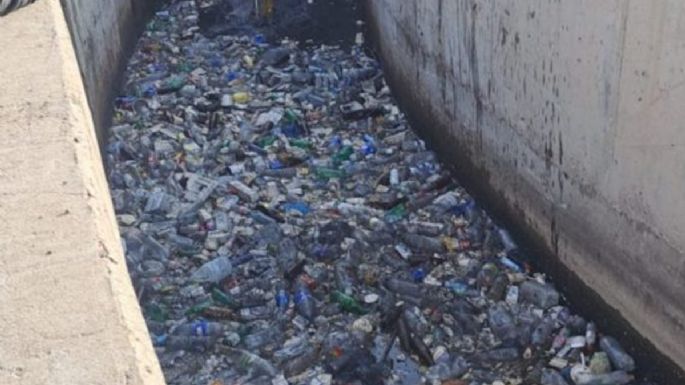 Retiraron 150 mil kilos de basura de un canal de Godoy Cruz