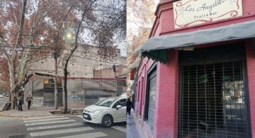 Demolieron el emblemático teatro bar "Los Angelitos"