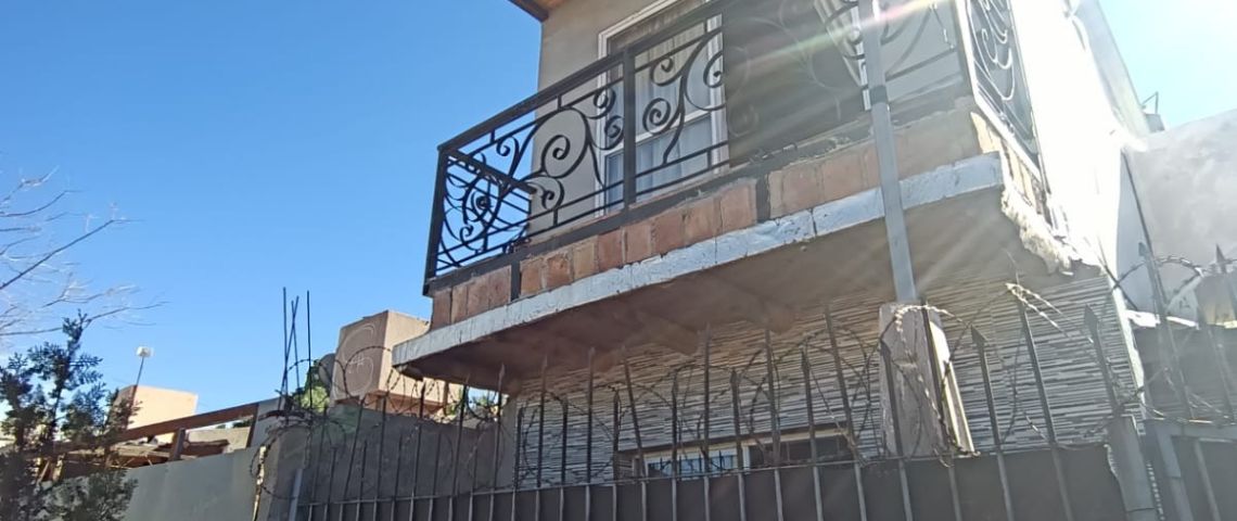 Rescataron a un niño de dos años y a un bebé de entre las llamas
