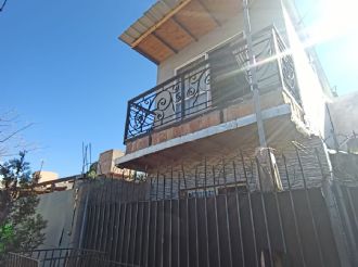 Rescataron a un niño de dos años y a un bebé de entre las llamas