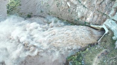 Foto iliustrativa de  Piden "no acercarse" a los márgenes del Río Mendoza este sábado
