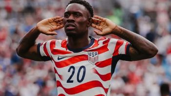 El comunicado de la UEFA por el indulto a Balogun: “La credibilidad del Mundial se ve socavada” 