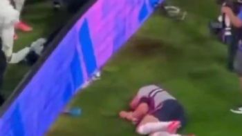 Jordan Henderson, de Inglaterra, se quebró una muñeca en los festejos por el pase a 4tos de final