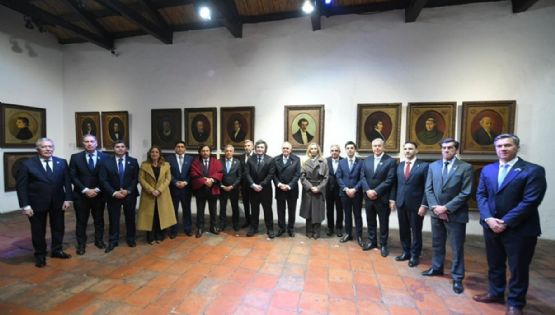 Mieli estuvo acompañado por 13 gobernadores en la vigilia de Tucumán
