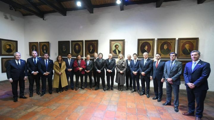 Mieli estuvo acompañado por 13 gobernadores en la vigilia de Tucumán