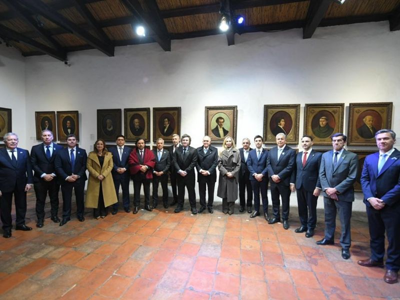 Mieli estuvo acompañado por 13 gobernadores en la vigilia de Tucumán