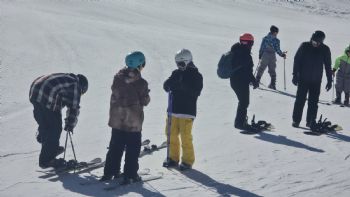 Miles de mendocinos aprovecharon el fin de semana para ir a la nieve