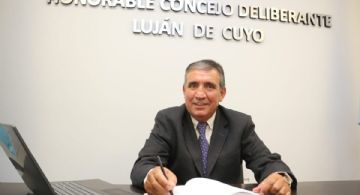 Giño de Luján a un senador de la UCR para modificar la Constitución de Mendoza