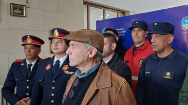 Foto iliustrativa de  Defensa Civil se reunió con Bomberos Voluntarios para analizar la crisis del sector