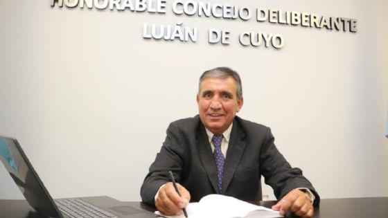 Giño de Luján a un senador de la UCR para modificar la Constitución de Mendoza