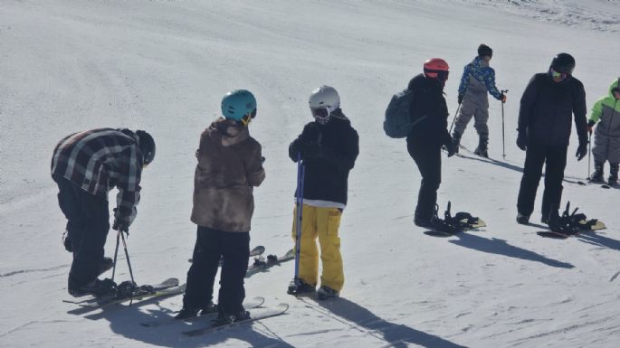 Miles de mendocinos aprovecharon el fin de semana para ir a la nieve