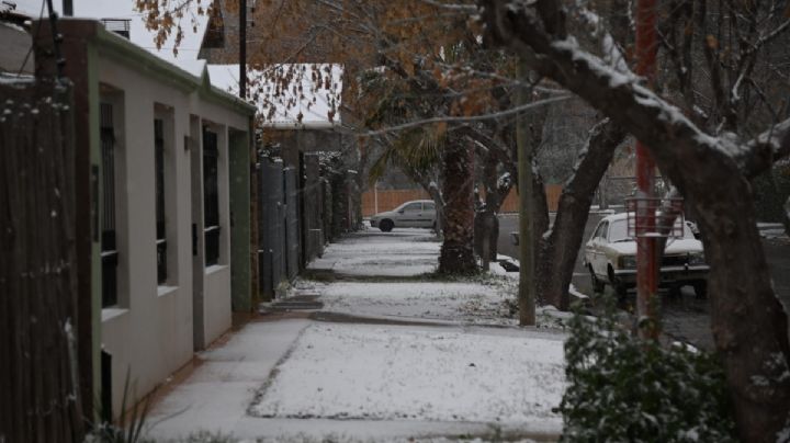 Por las nevadas, volvieron a suspender las clases en algunas zonas de Mendoza