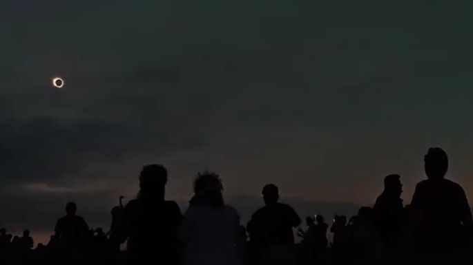 Los mejores videos del eclipse solar total en España 